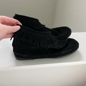 Minnetonka Black Suede Booties Size 8.5